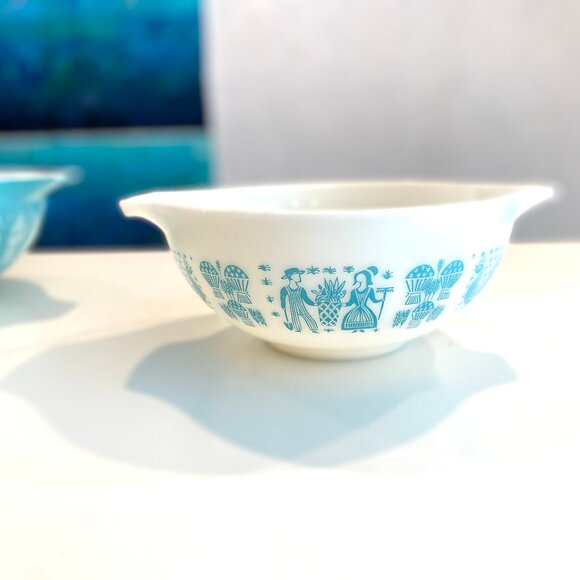 Pyrex Butterprint Amish Cinderlla Nesting Mixing Bowl Set of 4 - Picture 11 of 16